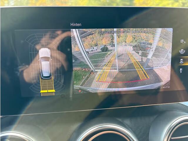 Mercedes-Benz GLC-KLASSE 300e 4MATIC AMG-Line LED Panoramadak Trekhaak 19 Inch Achteruitrijcamera PDC Carplay