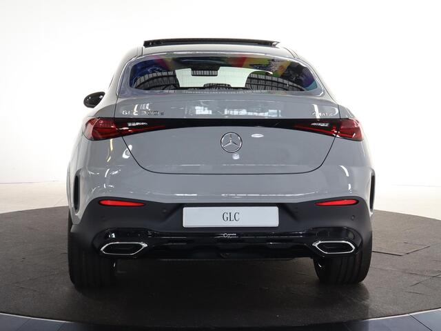 Mercedes-Benz GLC-KLASSE Coupé 300e 4MATIC Sport Edition | Panoramaschuifdak | Trekhaak | Treeplanken | Nightpakket | Rijassistentiepakket Plus | Premium pakket | 360° camera | DISTRONIC PLUS |