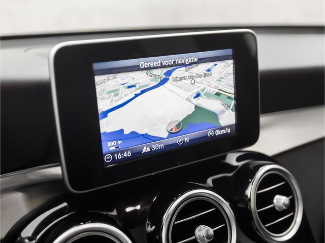 Mercedes-Benz GLC-KLASSE 250 4MATIC AMG Sport 211Pk Automaat (PANORAMADAK, GROOT NAVI, LEDER/ALCANTARA, TREEPLANKEN, STOELVERWARMING, ELEK SPORTSTOELEN, GETINT GLAS, CAMERA, NIEUWE APK, NIEUWSTAAT)