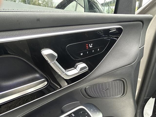 Mercedes-Benz GLC-KLASSE // 300e AMG 4Matic // Trekhaak // Distronic // Panoramadak // 360 Camera // Memory // Night Pakket // Digital Light