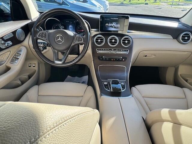 Mercedes-Benz GLC-KLASSE 250 4MATIC Premium Plus l Beige leder interieur l 360 gr Camera l Burmester l stoelverwarming l Memory l LEDl Trekhaak wegklapbaar l Elekt. bedienbare achterklep l Airco l l