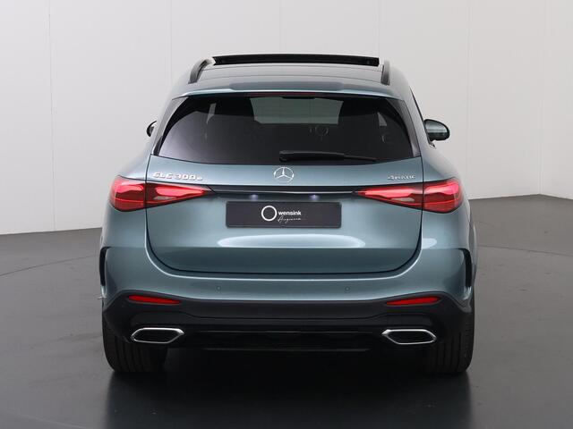 Mercedes-Benz GLC-KLASSE 300e 4MATIC AMG Line | Panoramadak | Massage | Trekhaak | Night pakket | Digital light |