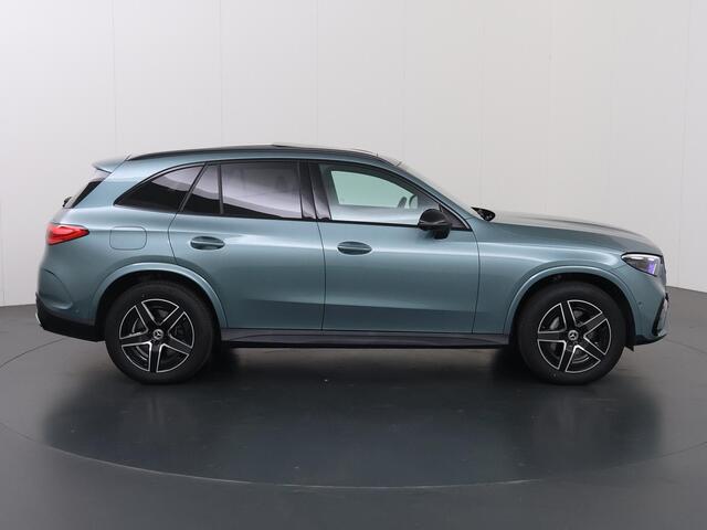 Mercedes-Benz GLC-KLASSE 300e 4MATIC AMG Line | Panoramadak | Massage | Trekhaak | Night pakket | Digital light |