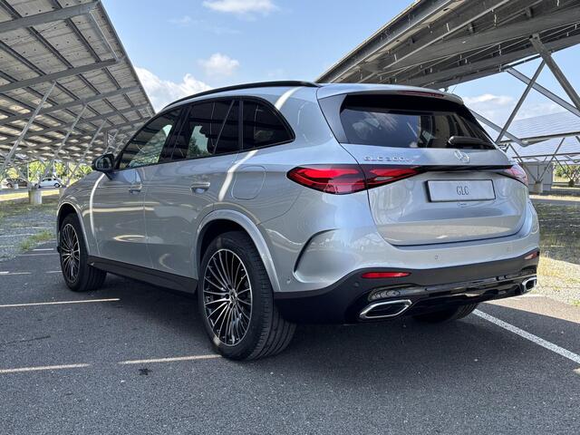 Mercedes-Benz GLC-KLASSE 300e 4MATIC Sport Edition | Night | Panoramadak | Sfeerverlichting | Digital light | 360 camera | Stoelverwarming |