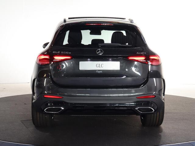 Mercedes-Benz GLC-KLASSE 300e 4MATIC Sport Edition | Panoramaschuifdak | Premium pakket | Nightpakket | 360° camera | Dodehoekassistent | DIGITAL LIGHT |