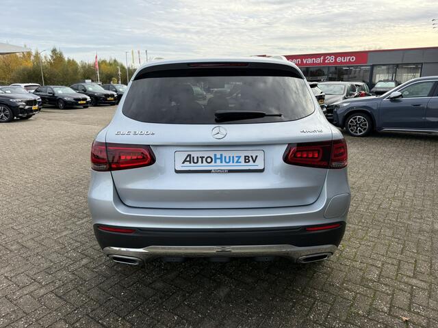 Mercedes-Benz GLC-KLASSE 300e 4MATIC Advantage Carplay Stoelverwarming Achteruitrijcamera LED 20 inch