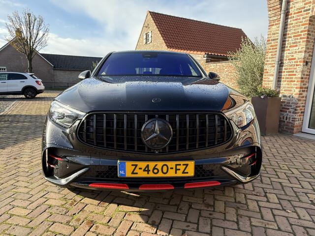 Mercedes-Benz GLC-KLASSE Coupé 300e 4MATIC AMG Line Plug-In Hybride | AMG Styling | Panoramadak | Sfeerverlichting | Trekhaak | LED Koplampen | Achteruitrijcamera | Easy-Pack Achterklep | Keyless-Go | BEZICHTIGEN OP AFSPRAAK