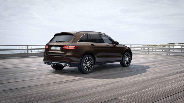 Mercedes-Benz GLC-KLASSE 250 4MATIC Premium | AMG | Panoramadak | Trekhaak | Getint glas | Stoelverwarming | Achteruitrijcamera |