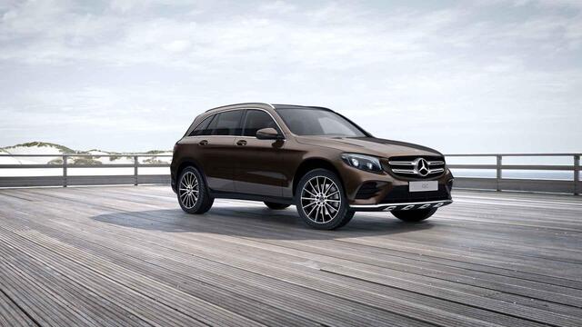 Mercedes-Benz GLC-KLASSE 250 4MATIC Premium | AMG | Panoramadak | Trekhaak | Getint glas | Stoelverwarming | Achteruitrijcamera |