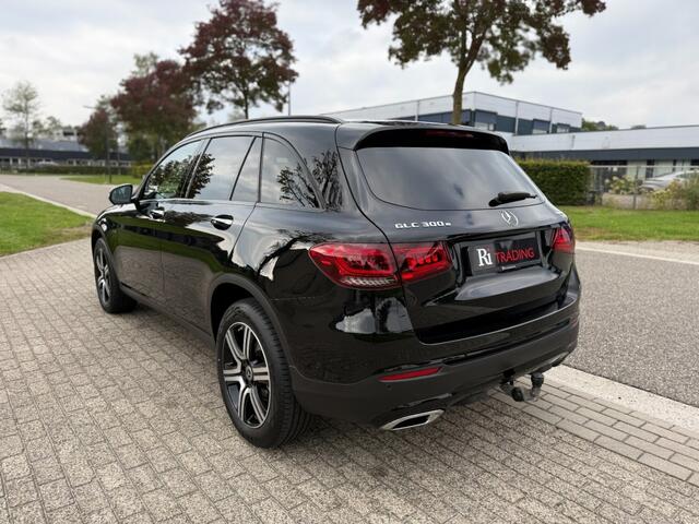 Mercedes-Benz GLC-KLASSE 300e AMG HUD Distronic+ Massage Elek. Trekhaak