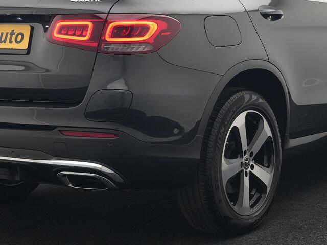 Mercedes-Benz GLC-KLASSE 300e 4MATIC Premium Plug In Hybrid 320pk PHEV | Trekhaak Af Fabriek | Panodak | Adaptive Cruise | Camera | Alcantara Sportstoelen Memory & Verwarmd | Sfeerverlichting | Apple Carplay | Blis | Navigatie | DAB |