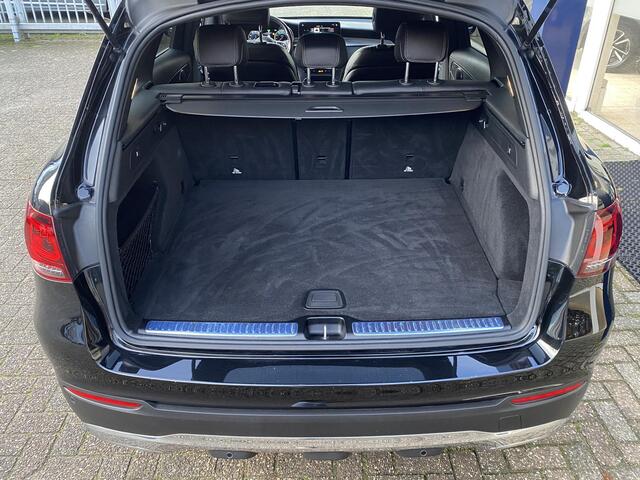 Mercedes-Benz GLC-KLASSE 200 4MATIC Business Solution / Automaat / Facelift-Model / Digitaal-Dashboard / Half-Leder / LED / DAB / Apple-Carplay & Android Auto / Navi / Camera / Stoelverwarming / Cruise-Control / Climate-Control / E-Achterklep / PDC / 19'' LMV / All-Season / ENZ.