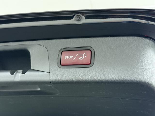 Mercedes-Benz GLC-KLASSE 250 4Matic // Trekhaak // Burmester // Panoramadak // Memory Stoelen // 360 Camera // 20" // Leder // Nightpakket