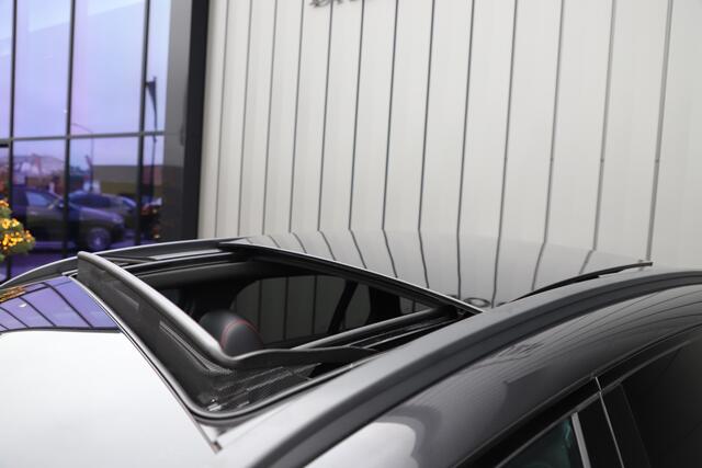 Mercedes-Benz GLC-KLASSE 300e AMG 4-Matic | 320PK | Pano | Sfeerverlichting | Burmester | Standkachel | Trekhaak | 2022.