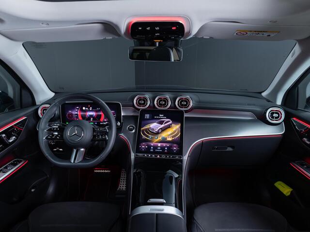 Mercedes-Benz GLC-KLASSE 300e 4MATIC AMG Line Panorama dak