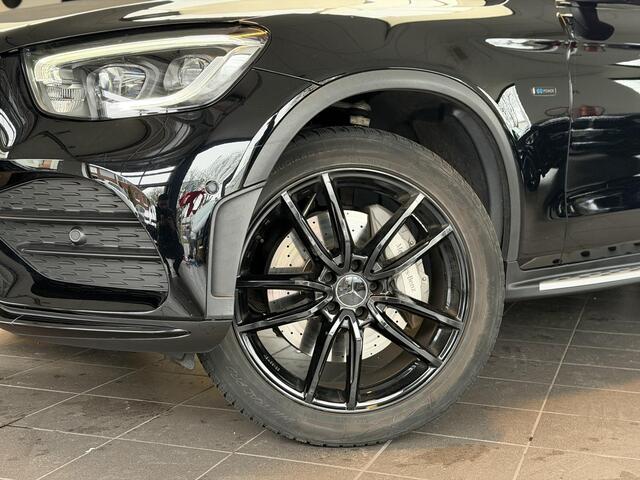 Mercedes-Benz GLC-KLASSE 300e 4MATIC Premium AMG PANO / BURMESTER / CAM /