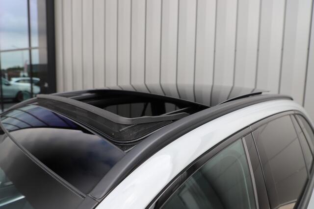 Mercedes-Benz GLC-KLASSE 300e AMG 4-Matic | 313PK | Pano | Keyless-go | Sfeerverlichting | Stuurwielverw. | Digital-light | Trekhaak | Distronic | 2024.