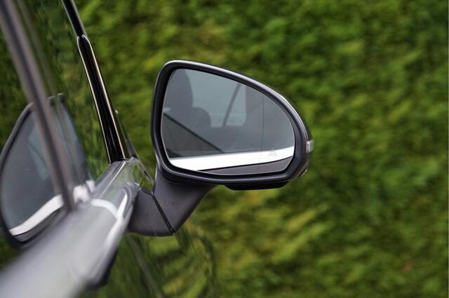 Mercedes-Benz GLC-KLASSE GLC 300 e 4M AMG Line | Achterasbesturing Luchtvering Burmester Trekhaak Memory Distronic