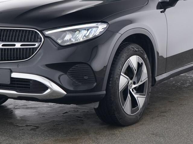Mercedes-Benz GLC-KLASSE 300 e 4MATIC Plug-In Hybride Trekhaak | Head-up-Display | Parkeerpakket met 360°-camera | Apple CarPlay | Memory Voorstoelen | Stuur en Stoelverwarming. Inclusief 24 maanden MB Certified garantie voor Europa.