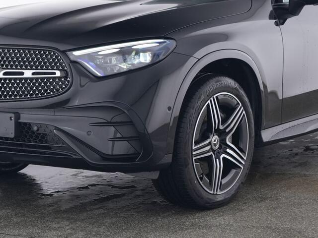 Mercedes-Benz GLC-KLASSE 300 e 4MATIC AMG Plug-In Hybride AMG Line Premium Plus | Night Pakket | Alarm Klasse 3 | trekhaak | Panorama Schuif-Kanteldak | 20 Inch AMG Velgen | Distronic Inclusief 24 maanden MB Certified garantie voor Europa.