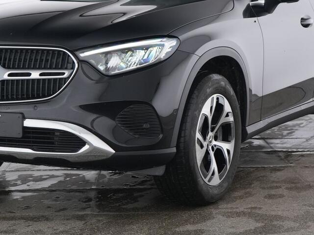 Mercedes-Benz GLC-KLASSE 300 e 4MATIC Plug-In Hybride Trekhaak | Ledkoplampen | Memory Voorstoelen | Achteruitrijcamera | Sfeerverlichting | Dodehoekassistent. Inclusief 24 maanden Mercedes-Benz Certified garantie voor Europa.