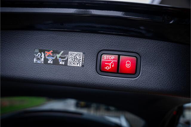 Mercedes-Benz GLC-KLASSE 400e 4MATIC Sport Edition AMG ** Panodak ** Trekhaak ** NL auto!! NP 80K ** Rijbereik tot 130km (WLTP)