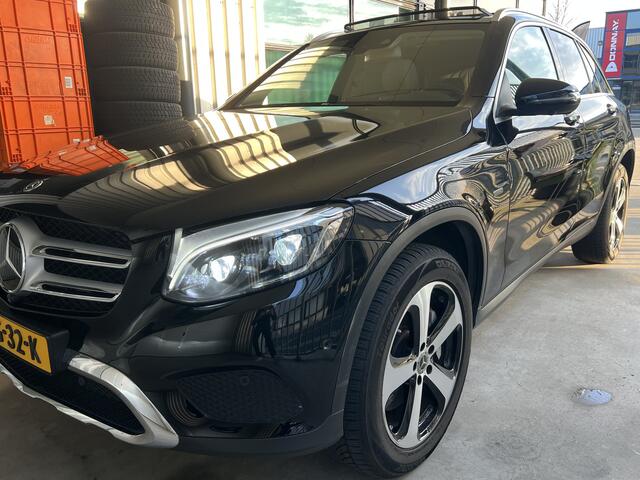 Mercedes-Benz GLC-KLASSE 350e 4MATIC Ambition Hybride | LEDER | TREKHAAK | SCHUIF/KANTELDAK | 360 CAMERA | NAVI | ADAPTIVE CRUISE CONTROL | PDC V+A | CLIMATE CONTROL | LMV 19'' | STOELVERWARMING | LED | BLUETOOTH