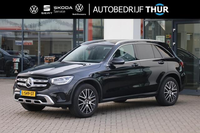 Mercedes-Benz GLC-KLASSE 300e 4MATIC Business Solution NL auto 1e eigenaar elektrische achterklep leder elektrische stoelverstelling + verwarming LED High performance privacy glas dodehoek detectie volledig digitaal instrumenten paneel