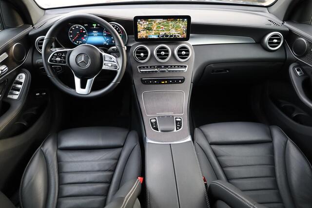Mercedes-Benz GLC-KLASSE 300e 4MATIC Business Solution NL auto 1e eigenaar elektrische achterklep leder elektrische stoelverstelling + verwarming LED High performance privacy glas dodehoek detectie volledig digitaal instrumenten paneel
