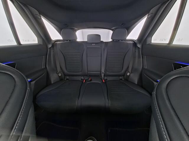 Mercedes-Benz GLC-KLASSE 400e 4MATIC AMG 381 PK I 2025 I Panorama dak I Head-up I 360 camera I Trekhaak I Burmester I Keyless Go I 20'' velgen I I Niveau regeling I Verwarmd stuurwiel I Stoelverwarming I Sfeerverlichting I Nightpakket I Winterpakket I