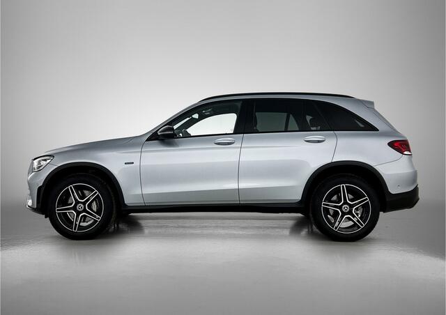 Mercedes-Benz GLC-KLASSE 300 e 4MATIC Business Solution AMG 5 spaaks lichtmetalen velgen | Navigatie | Parking support met camera achter | Night pack | Inclusief 24 maanden MB Certified garantie voor Europa.