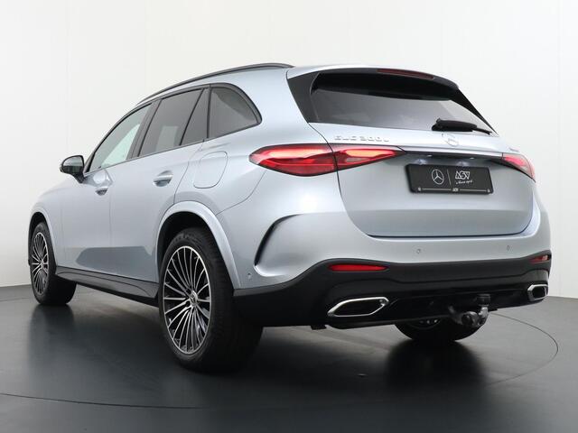 Mercedes-Benz GLC-KLASSE 300e 4MATIC Sport Edition | Panorama - Schuifdak | Digital Light | Niveauregeling | Trekhaak Wegklapbaar | Apple Carplay & Android Auto | Memorystoelen | Stoelverwarming Voorin