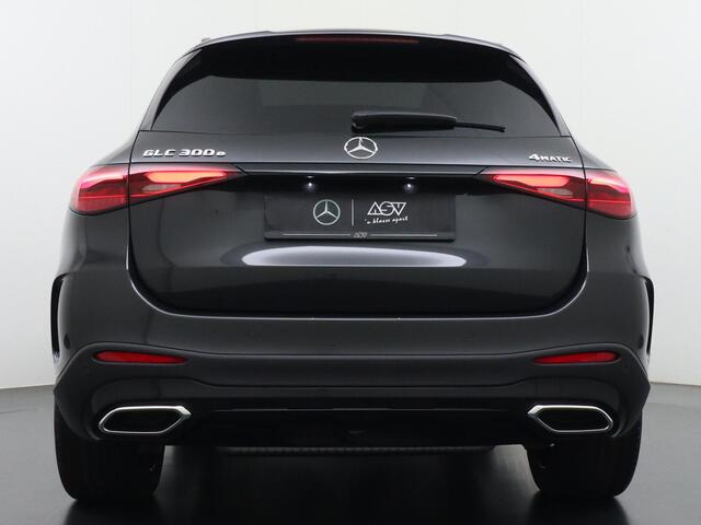 Mercedes-Benz GLC-KLASSE 300e 4MATIC Sport Edition | Massagestoelen Voorin | Luchtvering | Achterasbesturing 4.5° | Distronic Cruise Control | Memoryseats | Trekhaak Wegklapbaar | Head-Up Display | 360° Camera