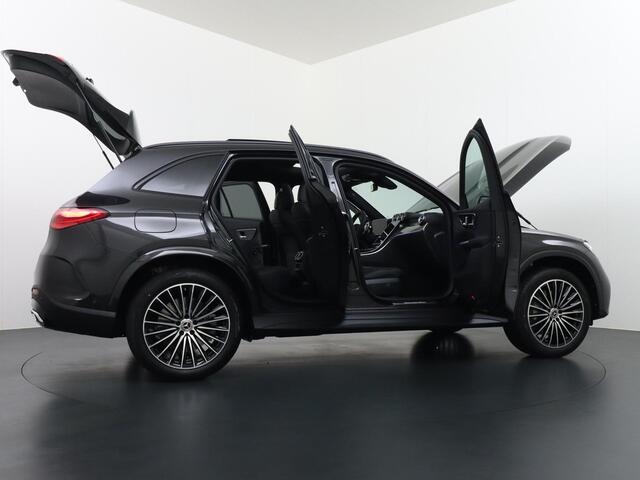 Mercedes-Benz GLC-KLASSE 300e 4MATIC Sport Edition | Panorama - Schuifdak | Memorystoelen | Apple Carplay & Android Auto | Digital Light | Niveauregeling | 360° Camera | Nightpakket | Sfeerverlichting