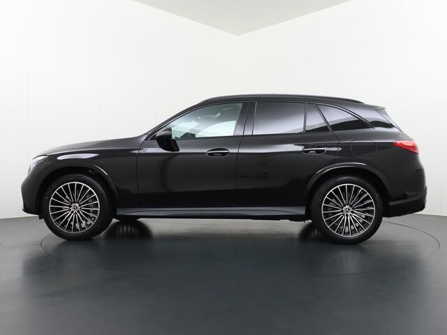 Mercedes-Benz GLC-KLASSE 300e 4MATIC Sport Edition | Massagestoelen Voorin | Luchtvering | Achterasbesturing | Distronic Cruise Control | Memorystoelen | Panorama - Schuifdak | Head-Up Display | Burmester Surround Sound