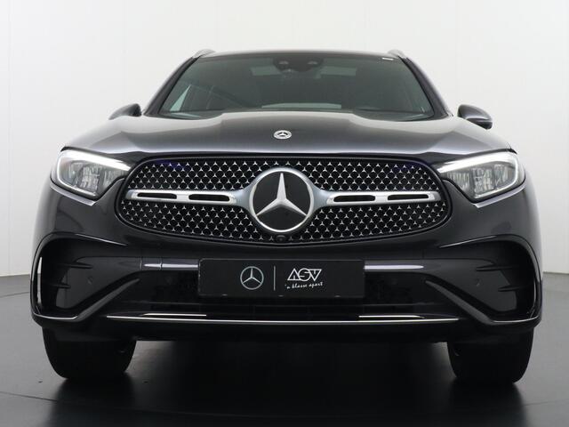 Mercedes-Benz GLC-KLASSE 300e 4MATIC Sport Edition | Distronic Cruise Control | Massagestoelen Voorin | Memoryseats | Panorama - Schuifdak | Head-Up Display | 360° Camera | Burmester Surround Sound