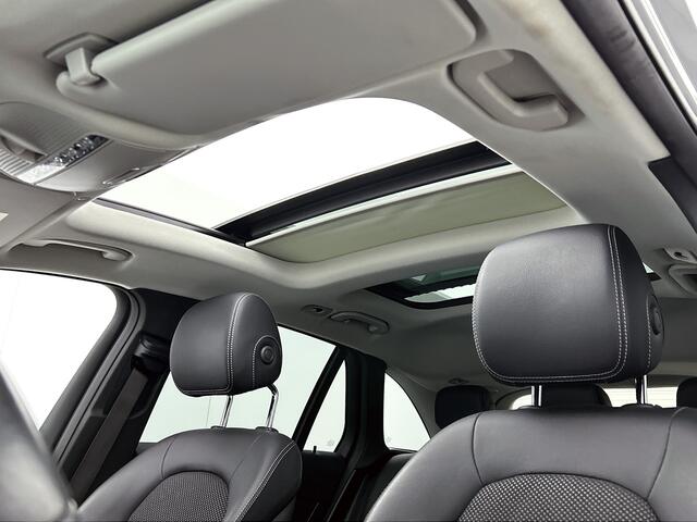 Mercedes-Benz GLC-KLASSE 300e 4-MATIC AMG-Exclusive line | Night pakket | Trekhaak | Panorama schuifdak | MultiBeam Led Lights | Parkeersensoren met achteruitrijcamera Inclusief 24 maanden MB Certified garantie voor Europa.