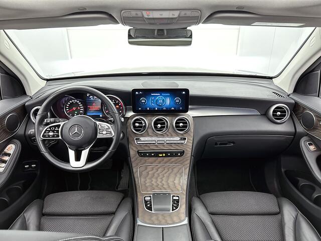 Mercedes-Benz GLC-KLASSE 300e 4-MATIC AMG-Exclusive line | Night pakket | Trekhaak | Panorama schuifdak | MultiBeam Led Lights | Parkeersensoren met achteruitrijcamera Inclusief 24 maanden MB Certified garantie voor Europa.