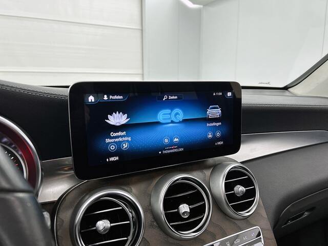 Mercedes-Benz GLC-KLASSE 300e 4-MATIC AMG-Exclusive line | Night pakket | Trekhaak | Panorama schuifdak | MultiBeam Led Lights | Parkeersensoren met achteruitrijcamera Inclusief 24 maanden MB Certified garantie voor Europa.