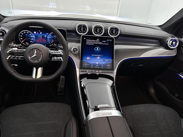 Mercedes-Benz GLC-KLASSE 300e 4MATIC Sport Edition | Premium pakket | Nightpakket | Trekhaak | Digital Light | 360°-camera | Smartphone integratie | Dodehoekassistent | Panoramaschuifdak | Augmented Reality navigatie |