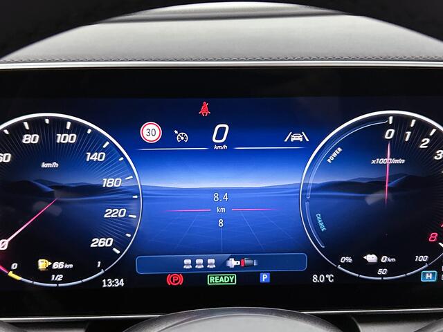 Mercedes-Benz GLC-KLASSE 300e 4MATIC Sport Edition | Premium pakket | Nightpakket | Trekhaak | Digital Light | 360°-camera | Smartphone integratie | Dodehoekassistent | Panoramaschuifdak | Augmented Reality navigatie |