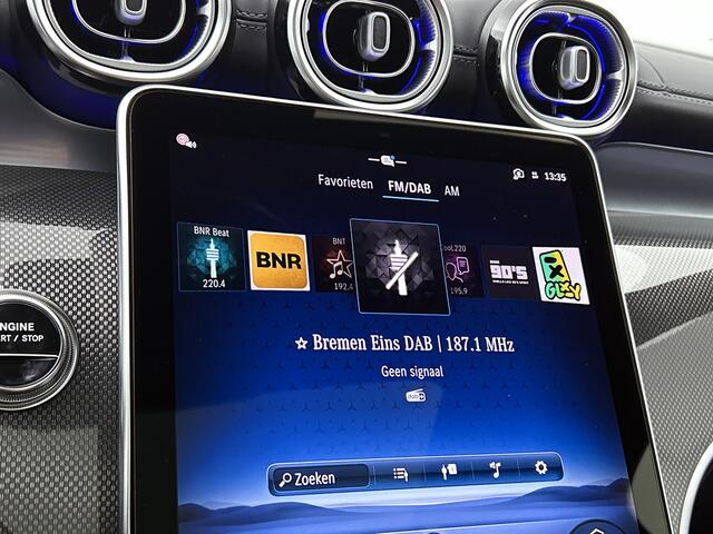 Mercedes-Benz GLC-KLASSE 300e 4MATIC Sport Edition | Premium pakket | Nightpakket | Trekhaak | Digital Light | 360°-camera | Smartphone integratie | Dodehoekassistent | Panoramaschuifdak | Augmented Reality navigatie |