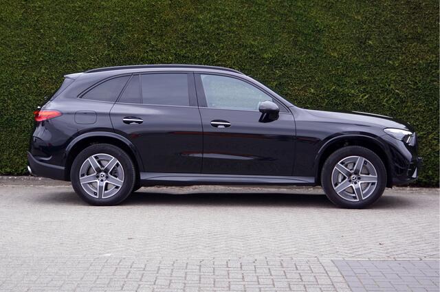 Mercedes-Benz GLC-KLASSE GLC 300 e 4MATIC AMG Line Night | Panorama Keyless Rijassistentie Leder