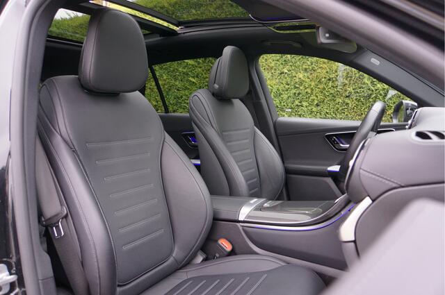 Mercedes-Benz GLC-KLASSE GLC 300 e 4MATIC AMG Line Night | Panorama Keyless Rijassistentie Leder