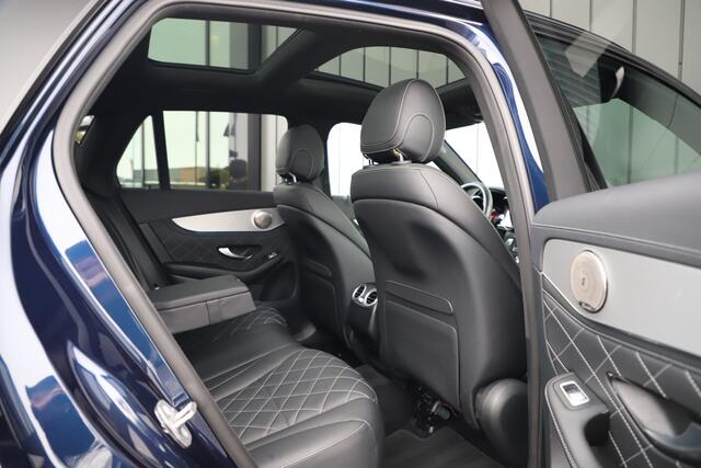 Mercedes-Benz GLC-KLASSE AMG 43 4-Matic | 367PK | Head-up | Luchtvering | Designo | Keyless-go | Distronic+ | ILS | Sfeerverlichting | 2018.