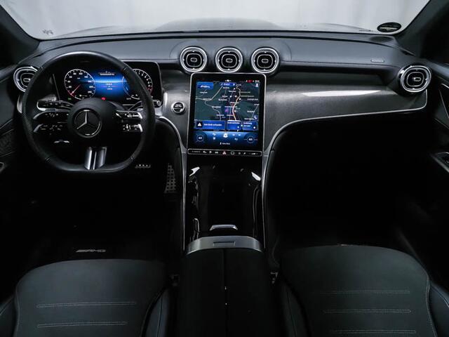 Mercedes-Benz GLC-KLASSE 300 e 4MATIC AMG Plug-In Hybride Edition AMG-Line | Panorama Schuif-Kanteldak | Alarm Klasse 3 | Trekhaak| Digital Licht | Night Pakket | Stuur en Stoelverwarming. Inclusief 24 maanden MB Certified garantie voor Europa.