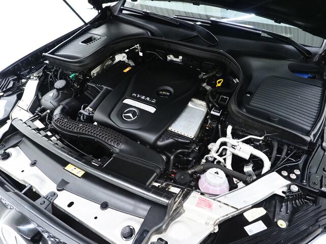 Mercedes-Benz GLC-KLASSE 300e 4MATIC Night Black | Stoelverwarming | Cruise | LED | PDC | Carplay | Climate