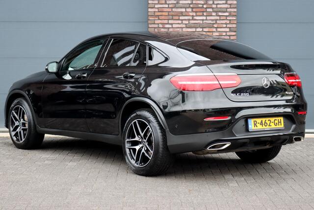 Mercedes-Benz GLC-KLASSE Coupé 250 4MATIC AMG Line | Trekhaak | Camera | Dodehoekassistent | Leder | Sfeerverlichting | Cruise Control | Nightpakket | Stoelverwarming |