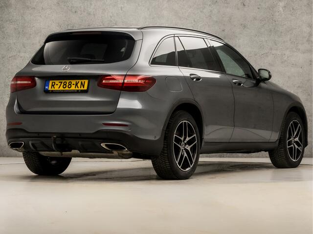 Mercedes-Benz GLC-KLASSE 250 4MATIC AMG Sport 211Pk Automaat (NAVIGATIE, TREKHAAK, LEDER, GETINT GLAS, SPORTSTOELEN, STOELVERWARMING, LED KOPLAMPEN, SPORTONDERSTEL, NIEUWSTAAT)