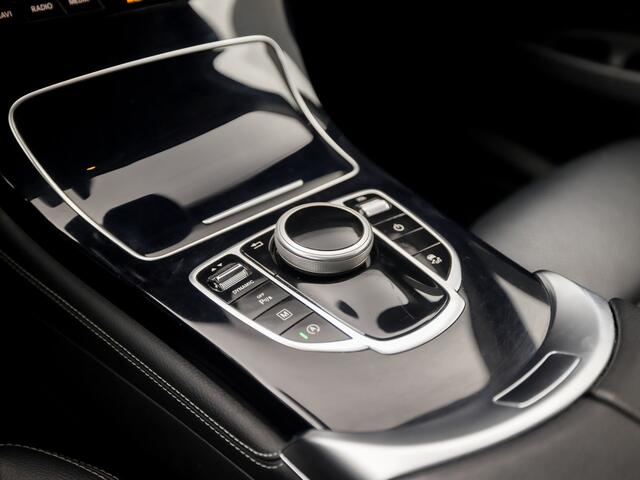 Mercedes-Benz GLC-KLASSE 250 4MATIC AMG Sport 211Pk Automaat (NAVIGATIE, TREKHAAK, LEDER, GETINT GLAS, SPORTSTOELEN, STOELVERWARMING, LED KOPLAMPEN, SPORTONDERSTEL, NIEUWSTAAT)